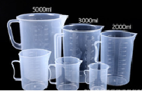 Plastic beaker